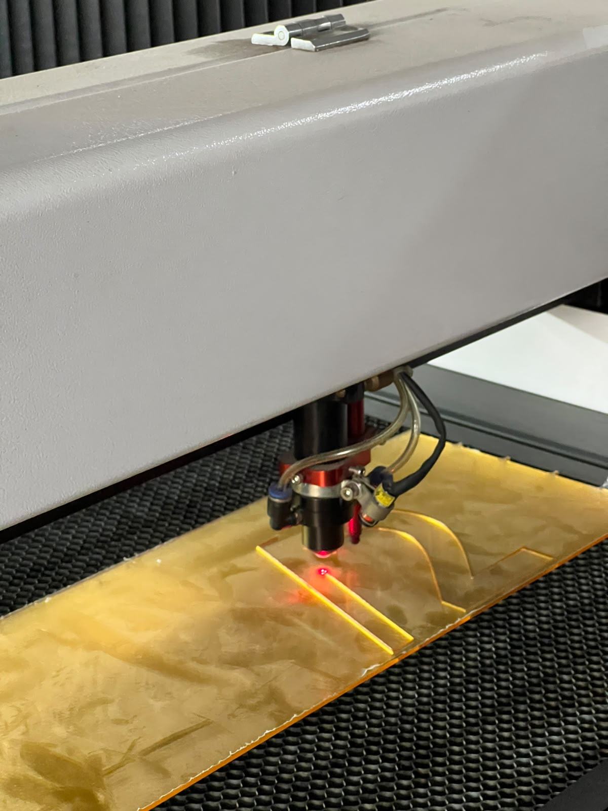 Jasa laser cutting Medan Dotkom Advertising